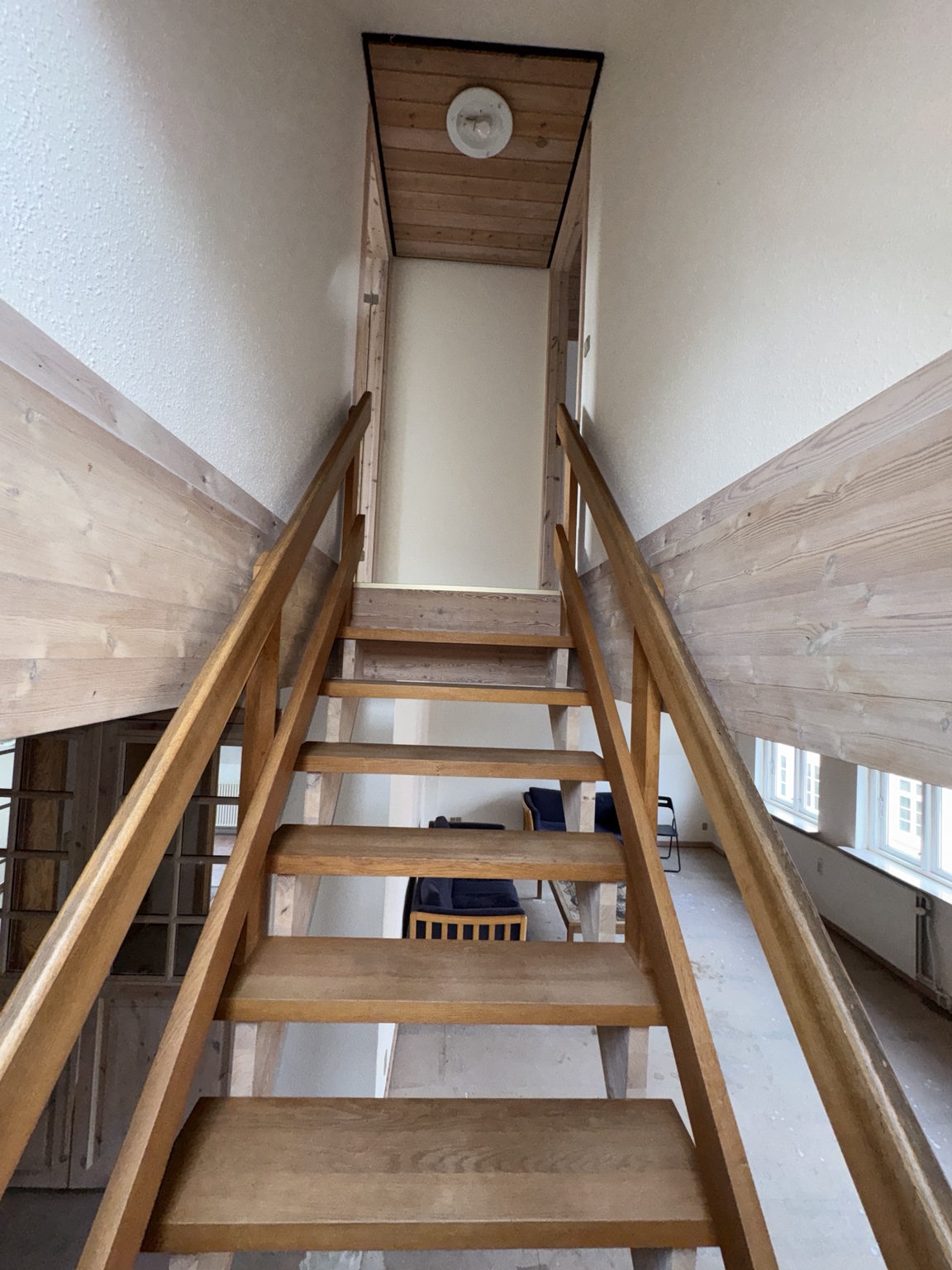 Stor lejlighed - trappe